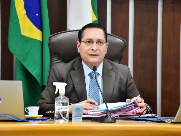 O presidente da Assembleia solicita ações em infraestrutura, segurança e em recursos hídricos. — Foto: João Gilberto