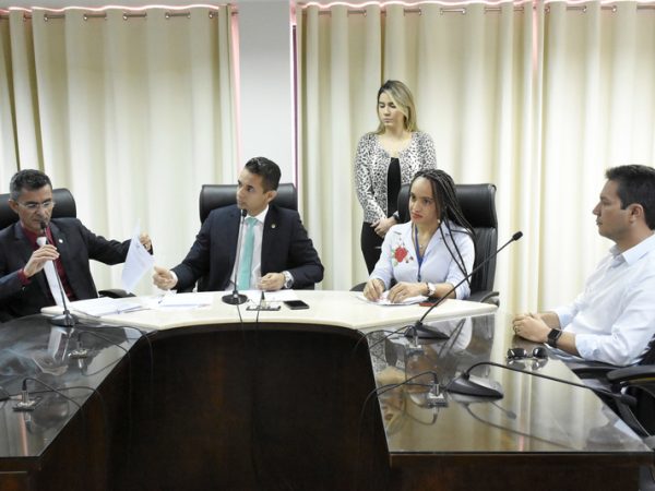 O Presidente da UNDIME pediu o apoio da Comissão no trabalho na implementação da base curricular nos municípios — Foto:  João Gilberto.