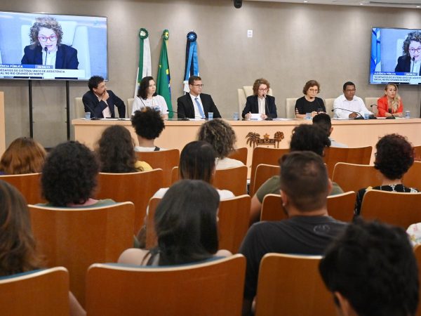 Audiência pública reuniu autoridades no tema para tratar sobre as necessidades na área de assistência social. — Foto: João Gilberto