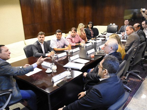 11 Vereadores de Parnamirim estiveram presentes na reunião que ocorreu na ALRN — Foto: Eduardo Maia.