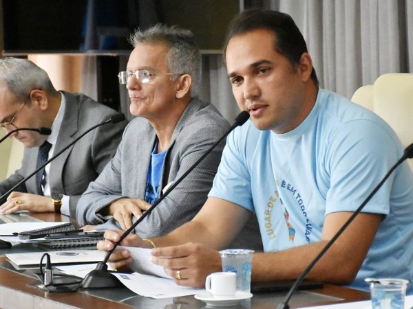 Por iniciativa do deputado Kleber Rodrigues, o autismo voltou a ser tema de debate na Assembleia Legislativa. — Foto: João Gilberto