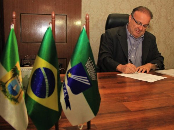 Esta é a terceira vez que Paulinho Freire assume em exercício a chefia do Poder Executivo da capital — Foto: Marcelo Barroso