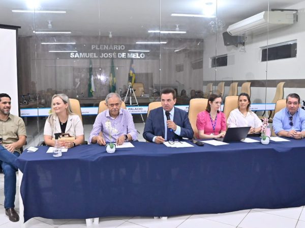 A iniciativa foi do deputado Luiz Eduardo e o debate contou com a participação de diversas autoridades. — Foto: Eduardo Maia