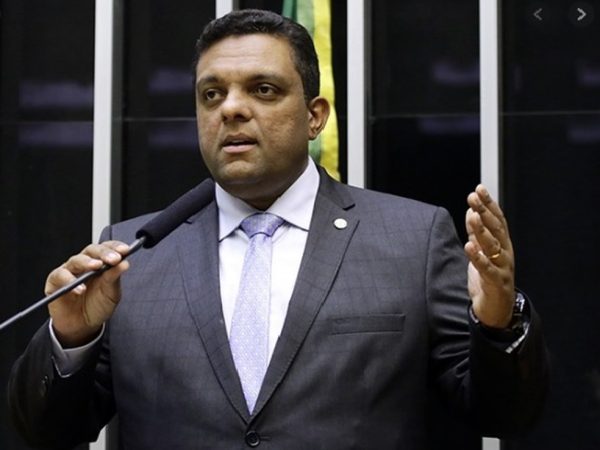 m vídeo, Otoni chama Moraes de "lixo", "tirano" e "canalha", entre outras ofensas — Foto: Câmara/Divulgação