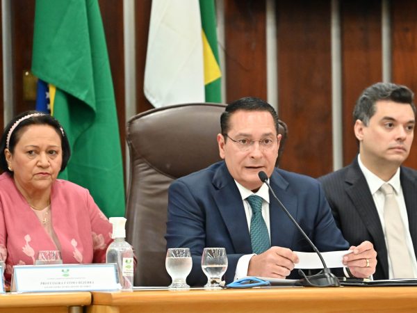 Fátima Bezerra, Ezequiel Ferreira e Walter Alves. — Foto: João Gilberto