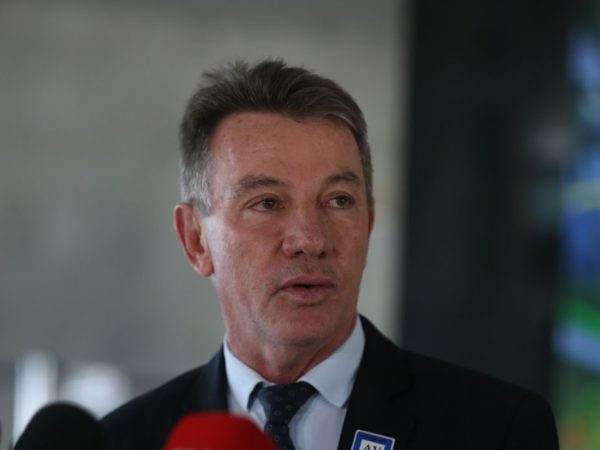 O governador de Roraima, Antonio Denarium fala à imprensa no Palácio do Planalto