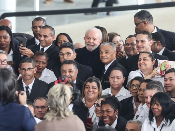 Brasília, (DF) – 21/12/2023 – O presidente Luiz Inácio Lula da Silva participa, de confraternização com os (as) trabalhadores (as) do Palácio do Planalto. Foto Valter Campanato/Agência Brasil.