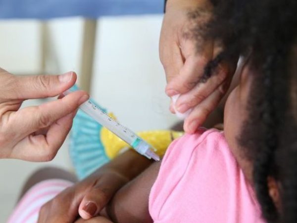 O objetivo do Ministério da Saúde neste ano é imunizar 81,7 milhões de pessoas. — Foto: VALTER CAMPANATO/AGÊNCIA BRASIL