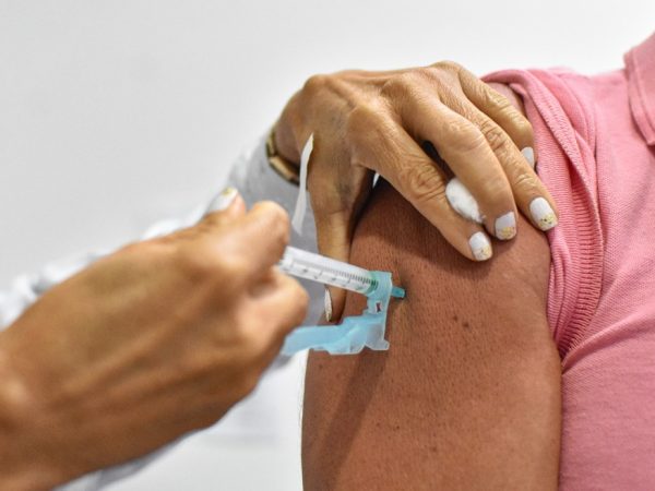 Vacina contra influenza  — Foto: Joyce Ferreira/Comus/Arquivo