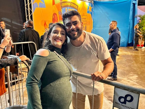 Vanessa de Arruda é fã de Henrique e Juliano e realizou o sonho de conhecer artista no São João 2025 de Campina Grande — Foto: Arquivo Pessoal/Paulo Martins