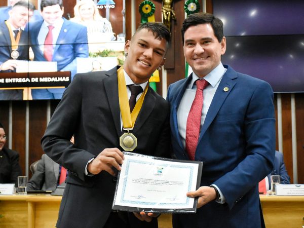 Medalha leva o nome de Marinho Chagas e lembra quem contribuiu para o esporte potiguar — Foto: João Gilberto