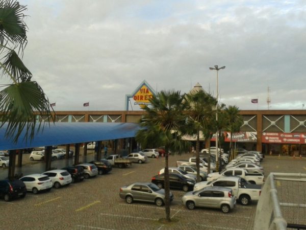 Shopping Via Direta, em Natal, foi excluído do leilão (Foto: Lucas Cortêz/G1)