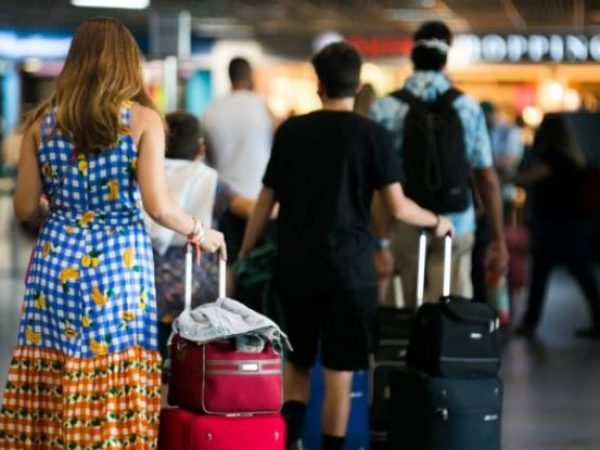 Há 10 dias a Anvisa recomendou a proibição de voos e viajantes que vêm da Índia. — Foto: Rafaela Felicciano/Metrópoles