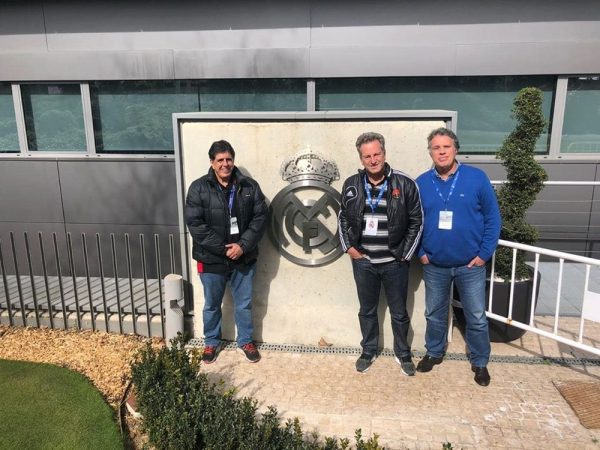 Maurício Gomes de Mattos (esquerda), Rodolfo Landim e Gustavo de Oliveira durante visita ao Real Madrid — Foto: Reprodução / Facebook