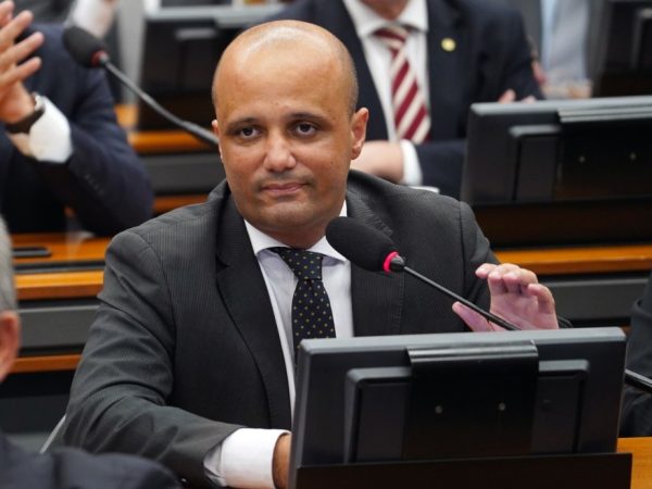 O deputado Major Vitor Hugo (PSL-GO), líder do governo na Câmara — Foto: Pablo Valadares/Câmara dos Deputados
