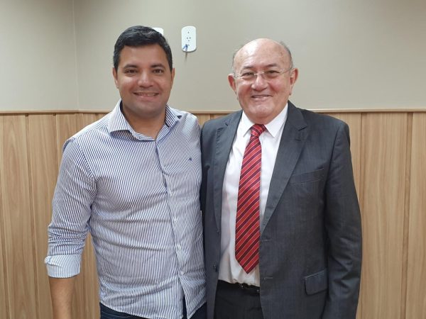 Secretário de saúde de Ceará-Mirim, Carlos Filho e o deputado estatual Vivaldo Costa — Foto: Divulgação