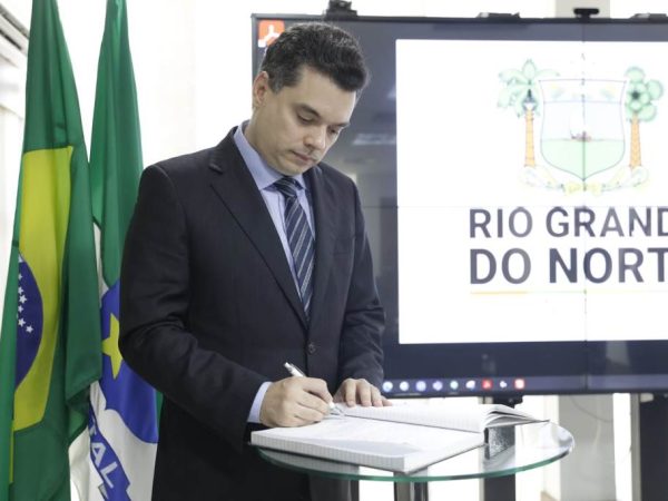 Vice-governador assumiu interinamente o comando do Executivo enquanto Fátima está em viagem internacional. — Foto: Divulgação