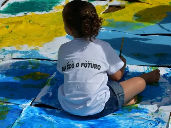 Crianças bandeira brasil