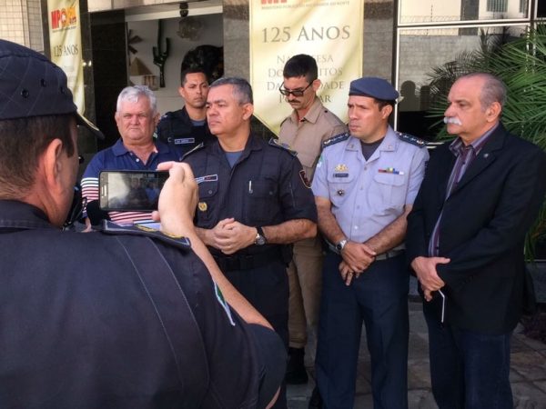 Autoridades da Polícia Militar participaram da reunião com representantes do Governo do RN para impedir paralisação (Foto: Heloísa Guimarães/Inter TV Cabugi)