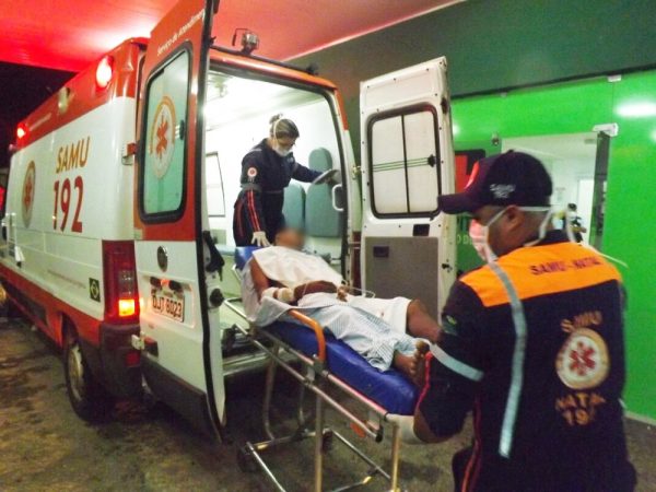 Assaltante ferido foi transferido da UPA para o hospital Tarcísio Maia (Foto: Wilton Alves/Mossoró 190)