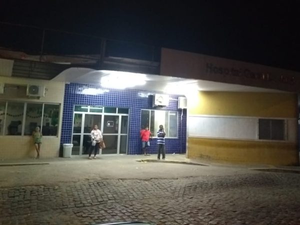 Homem morreu após dar entrada no hospital no conjunto Santa Catarina, na Zona Norte da capital potiguar (Foto: Acson Freitas/Inter TV Cabugi)