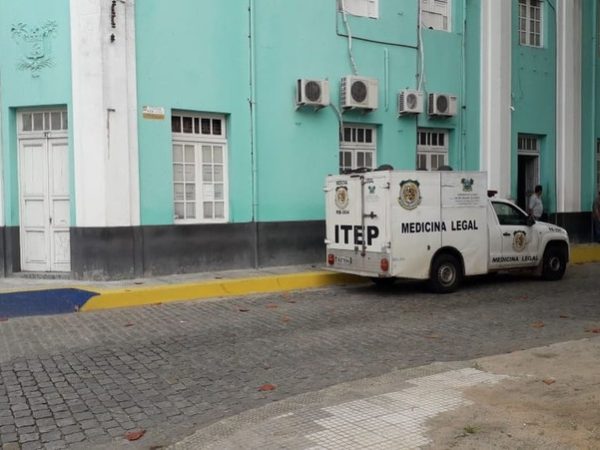 Corpo foi encontrado e recolhido pelo ITEP/RN em estrada de terra de São Gonçalo do Amarante — Foto: Klênyo Galvão/Inter TV Cabugi.