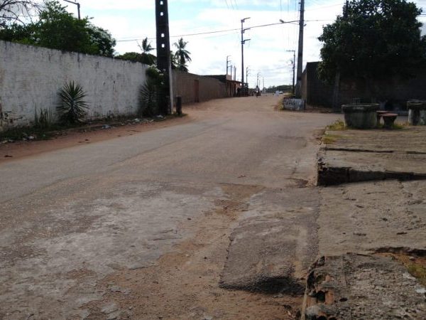 Assalto a garis aconteceu na Avenida das Seringueiras, na Zona Norte de Natal — Foto: Oscar Xavier/Inter TV Cabugi