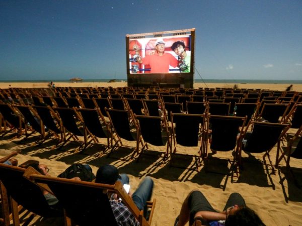 Exibições da Mostra de Cinema de Gostoso acontecem na Praia do Maceió, a céu aberto, em São Miguel do Gostoso, RN — Foto: Rogério Vital