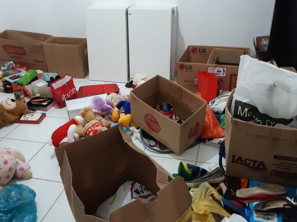 Objetos ficaram revirados no interior da casa após arrastão, em São José do Mipibu, na Grande Natal nesta quinta-feira (28) — Foto: Sérgio Henrique Santos/Inter TV Cabugi
