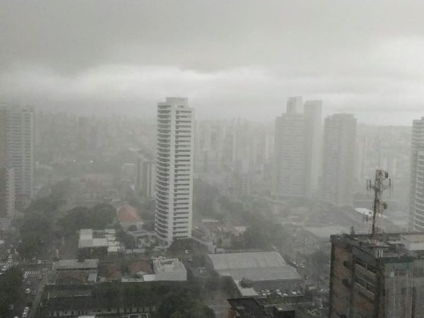 Aviso de perigo potencial por acumulado de chuvas vale até as 10h desta terça (24). — Foto: Pedro Vitorino/Cedida