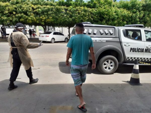 Caso aconteceu na manhã desta sexta-feira (8) em Assú, na região Oeste potiguar. Paciente deverá responder por crime contra a saúde pública — Foto: PM/Divulgação