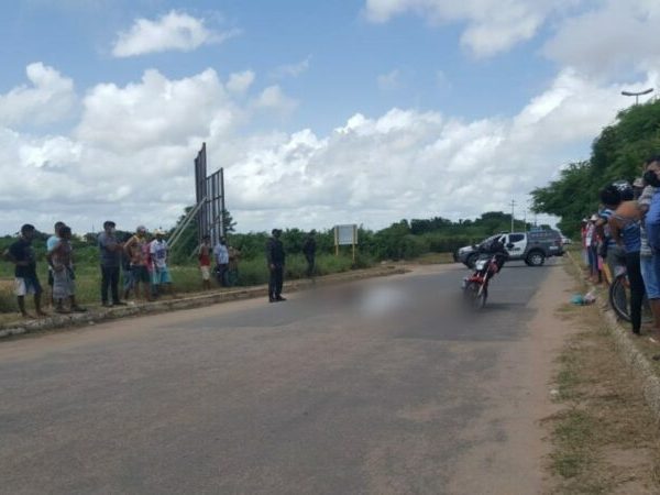 Evangelista Tavares de Lima, de 59 anos, voltava para casa quando colidiu com uma moto em Mossoró — Foto: Sara Cardoso/Inter TV Costa Branca