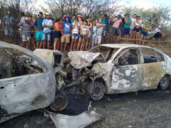 Acidente aconteceu na rodovia que liga os municípios de Desterro e Teixeira. — Foto: Corpo de Bombeiros da Paraíba