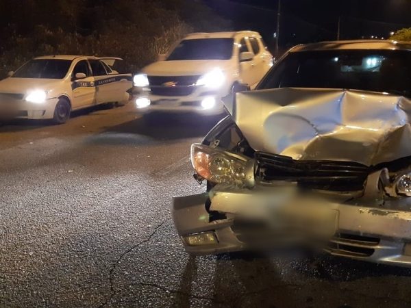 Três pessoas ficaram feridas após acidente no prolongamento da avenida Prudente de Morais, em Natal. — Foto: Sérgio Henrique Santos/Inter TV Cabugi