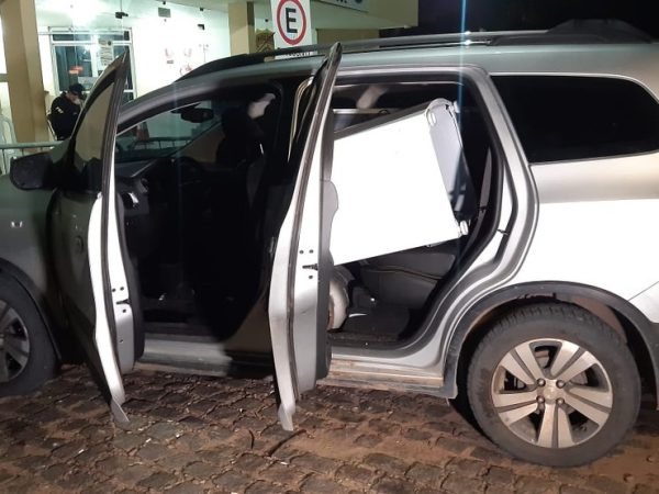Criminosos fazem arrastão em casa em Pium e abandonam carro cheio de eletrodomésticos roubados — Foto: Sérgio Henrique Santos/Inter TV Cabugi