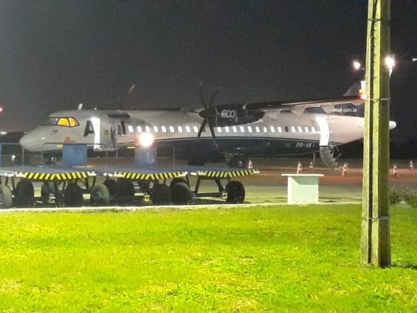 Avião da Azul não decolou após apresentar problema no motor — Foto: Spotter Mossoró/Cedida