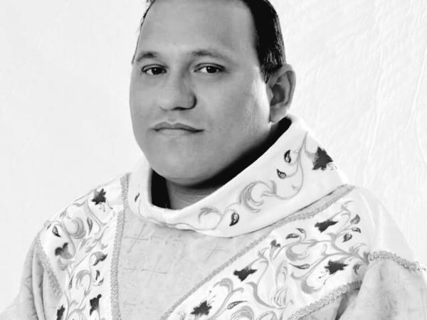 padre Francisco Erivaldo Barboza, conhecido como padre Naldo, morreu nesta terça-feira (1º) em decorrência da Covid-19 — Foto: Arquidiocese de Natal