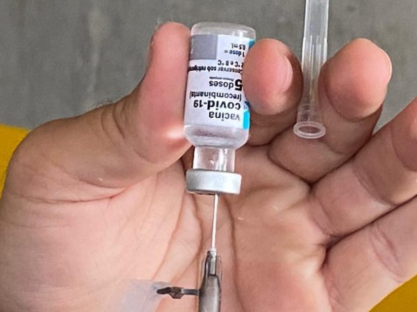 Sesap alerta para a importância da imunização completa para o combate à pandemia — Foto: Kléber Teixeira/Inter TV Cabugi