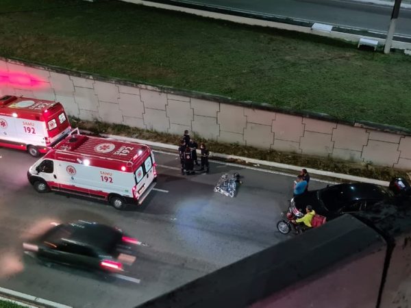 Motociclista morre após cair de cima do viaduto do 4º Centenário em Natal — Foto: Redes sociais