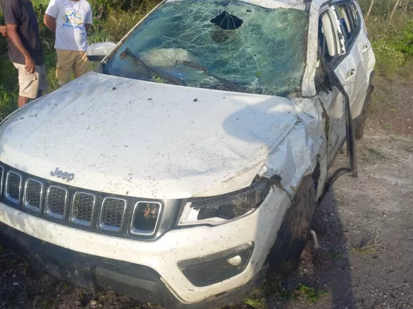 Carro encontrado capotado em estrada no RN. Motorista morreu — Foto: Redes sociais