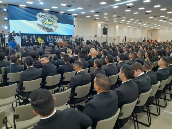Novos policiais civis participaram da formatura nesta segunda-feira (5) — Foto: Sérgio Henrique Santos/Inter TV Cabugi