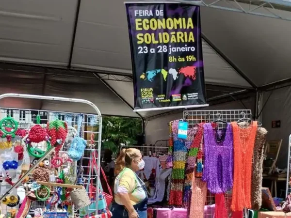 Feira da economia solidária reúne iniciativas em todo o país