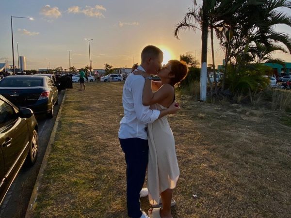 A potiguar Beatriz Sabino foi pedida em casamento durante eclipse solar anular neste sábado (14). — Foto: Foto: Cedida