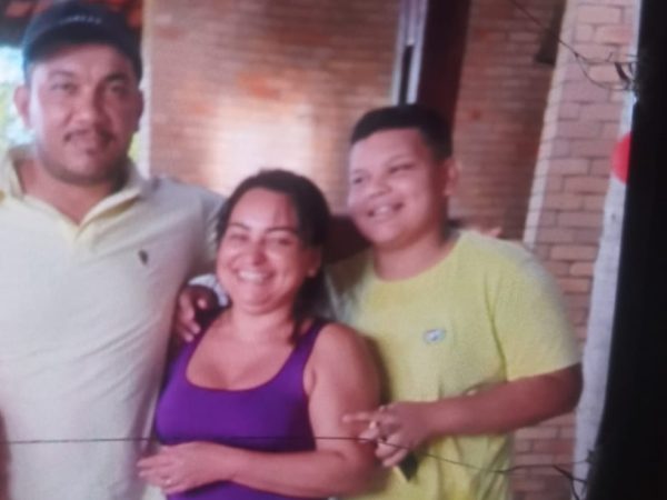 Edilson Ricardo dos Santos, de 45 anos, Geane de Oliveira, de 32, e Gerson de Oliveira, de 14 anos, foram mortos a tiros em São José de Mipibu. — Foto: Foto: Cedida