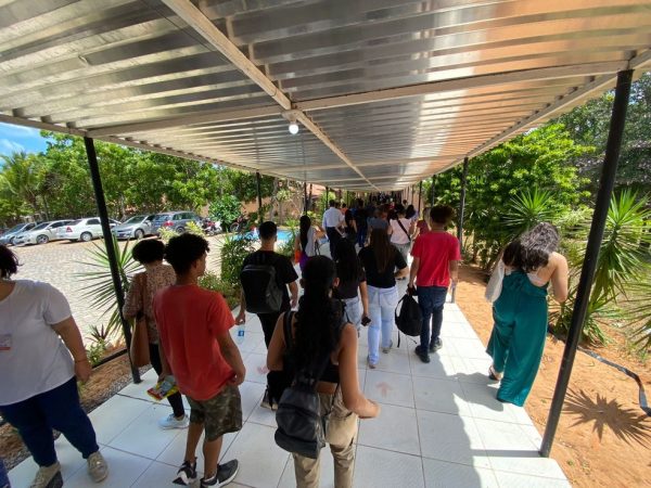 Inscritos em escola pública para primeiro dia de provas em Natal em edição anterior do Enem — Foto: Pedro Trindade/Inter TV Cabugi