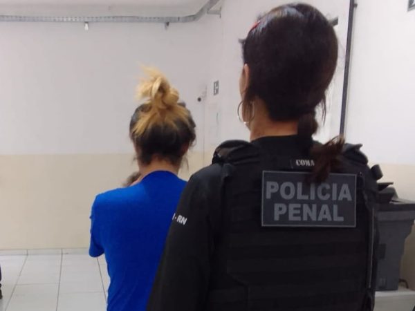 Mulher é presa ao tentar entrar com selos de LSD durante visita a preso na cadeia de Ceará-Mirim — Foto: Foto: Divulgação/Seap