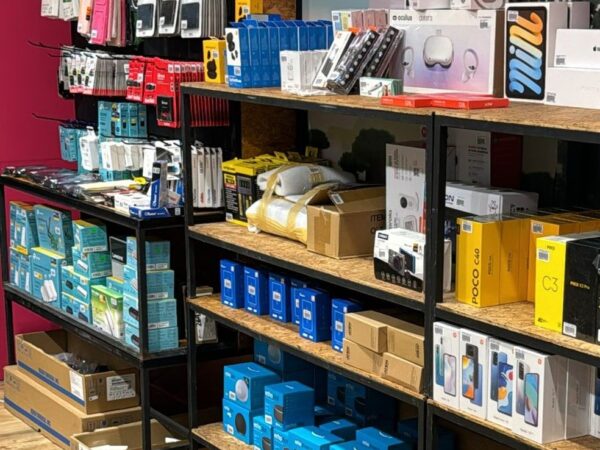 Smartphones, perfumes e eletrônicos: bazar solidário em Natal vende produtos apreendidos pela Receita Federal — Foto: Foto: Divulgação