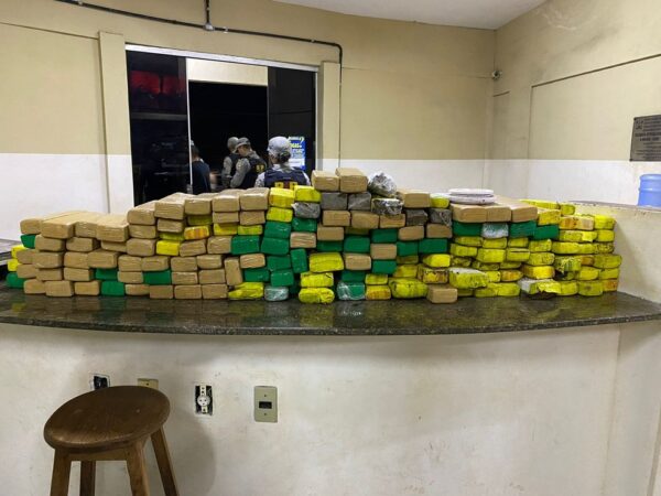 Tabletes de drogas encontrados em casa na Zona Norte de Natal — Foto: Cedida