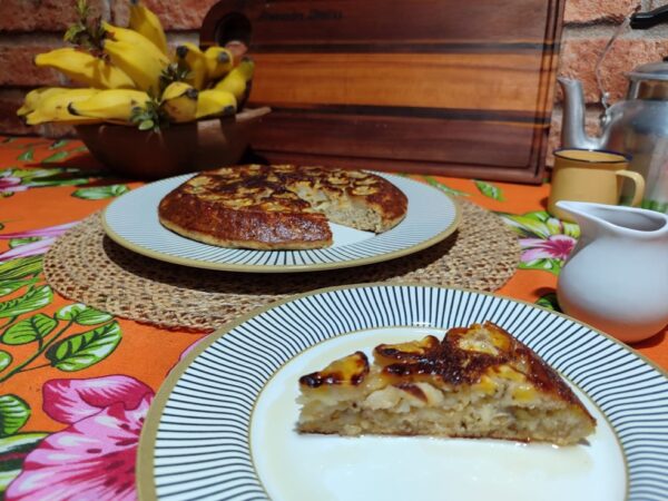 Panqueca com aveia, queijo e banana — Foto: Divulgação