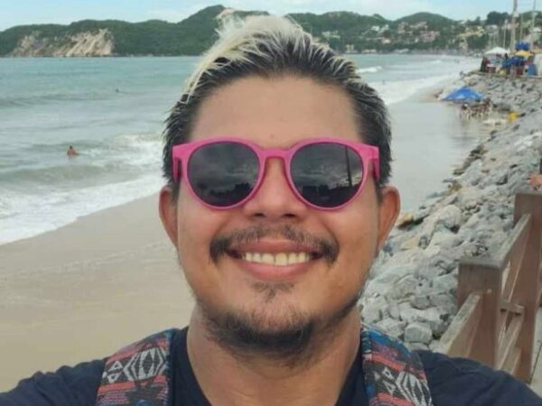 Corpo do professor Arisson Brito foi encontrado no calçadão de Ponta Negra na noite de sábado (24) — Foto: Arquivo da família